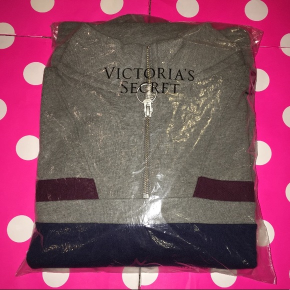 🎉SALE🎉NIP VS Pink Quarter Zip Size S - Picture 5 of 8